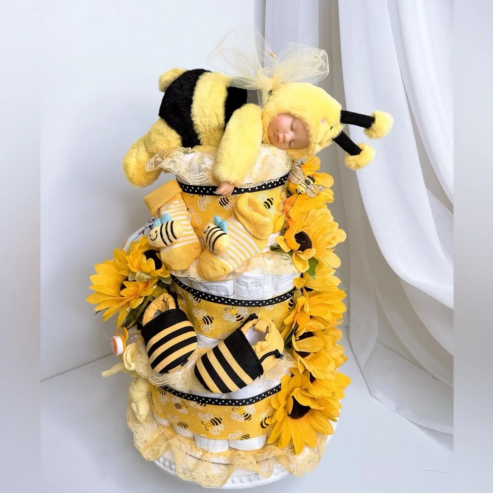 Bee-Themed Diaper Cake Baby Shower gift